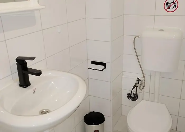 Хостел Guesthouse3 Karma369 *